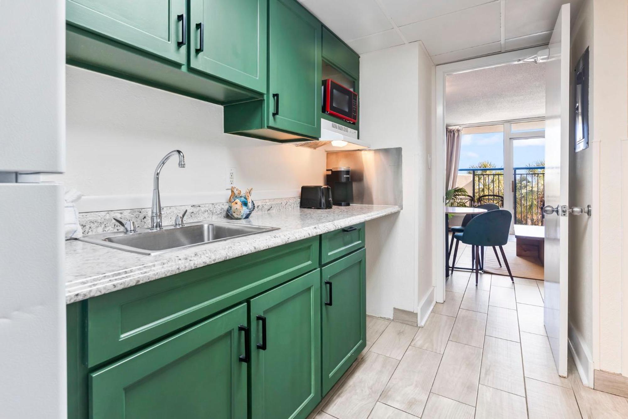 Recently Remodeled Double Queen Condo- Oceanfront Views! Boardwalk 135 Мертл-Біч Екстер'єр фото